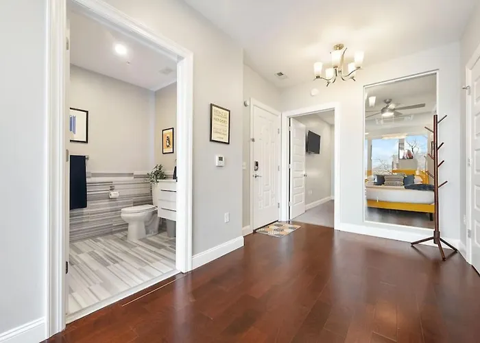 Apartment Hostwise - The Washington At Chatham - Free Parking, Private Gym, Skyline Views! Pittsburgh