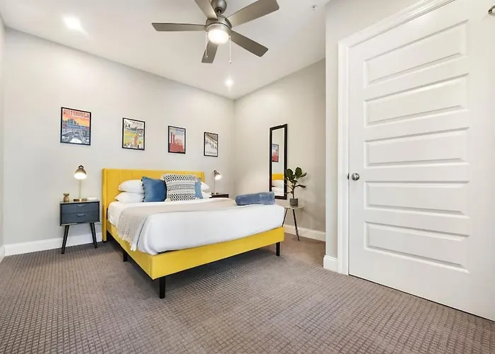 Hostwise - The Washington At Chatham - Free Parking, Private Gym, Skyline Views! Apartment