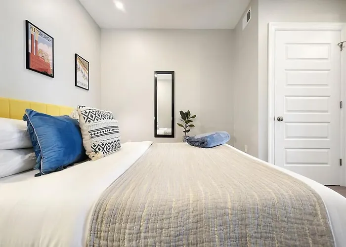 Hostwise - The Washington At Chatham - Free Parking, Private Gym, Skyline Views! Apartment
